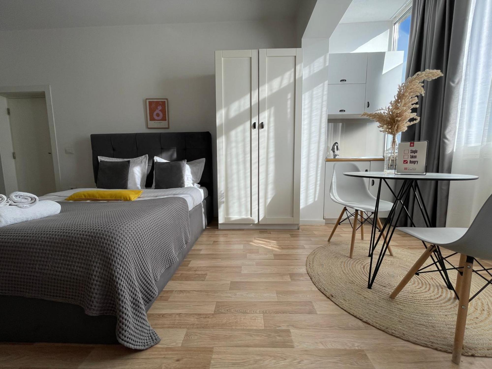 Bricks Studio Apartments Tirana Exterior foto