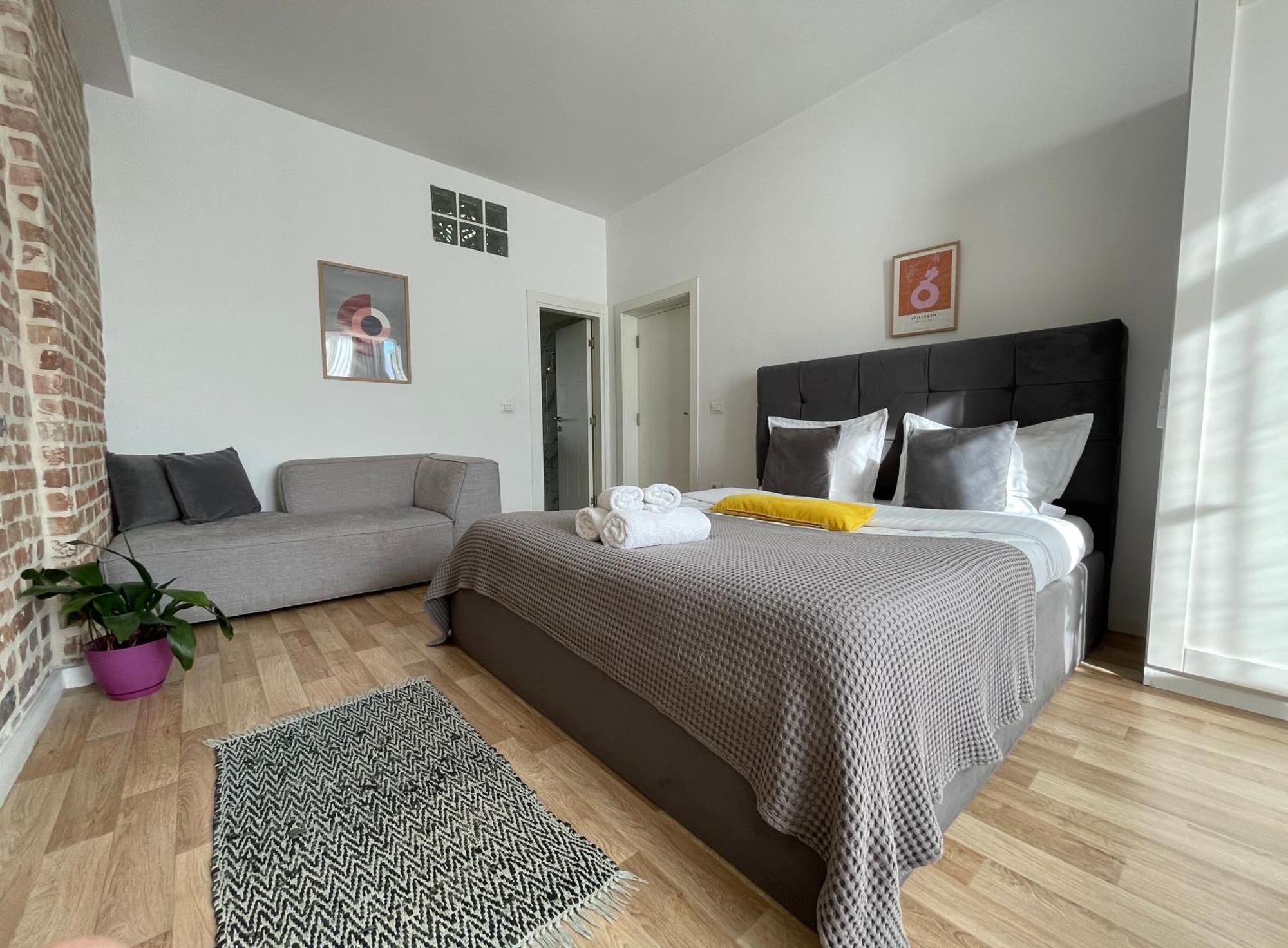 Bricks Studio Apartments Tirana Exterior foto
